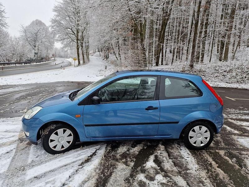 Gebraucht Ford Fiesta Ambiente 69 PS (50 kW) 2003 Blau Limousine