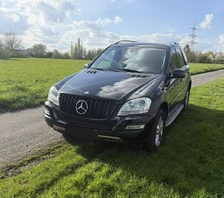 Gebraucht Mercedes ML350 231 PS (169 kW) 2010 Schwarz SUV
