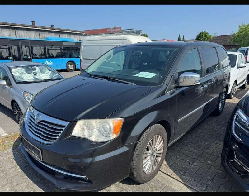 Colore esterno (black) Gebraucht 2013 Lancia Voyager Gold Van / Kleinbus | 3.999 € (Fairer Preis) - Bild 1/4