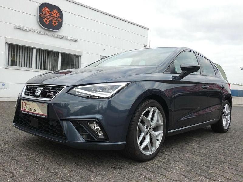Grau Gebraucht 2019 Seat Ibiza FR Limousine | 16.490 € (Fairer Preis) - Bild 1/4
