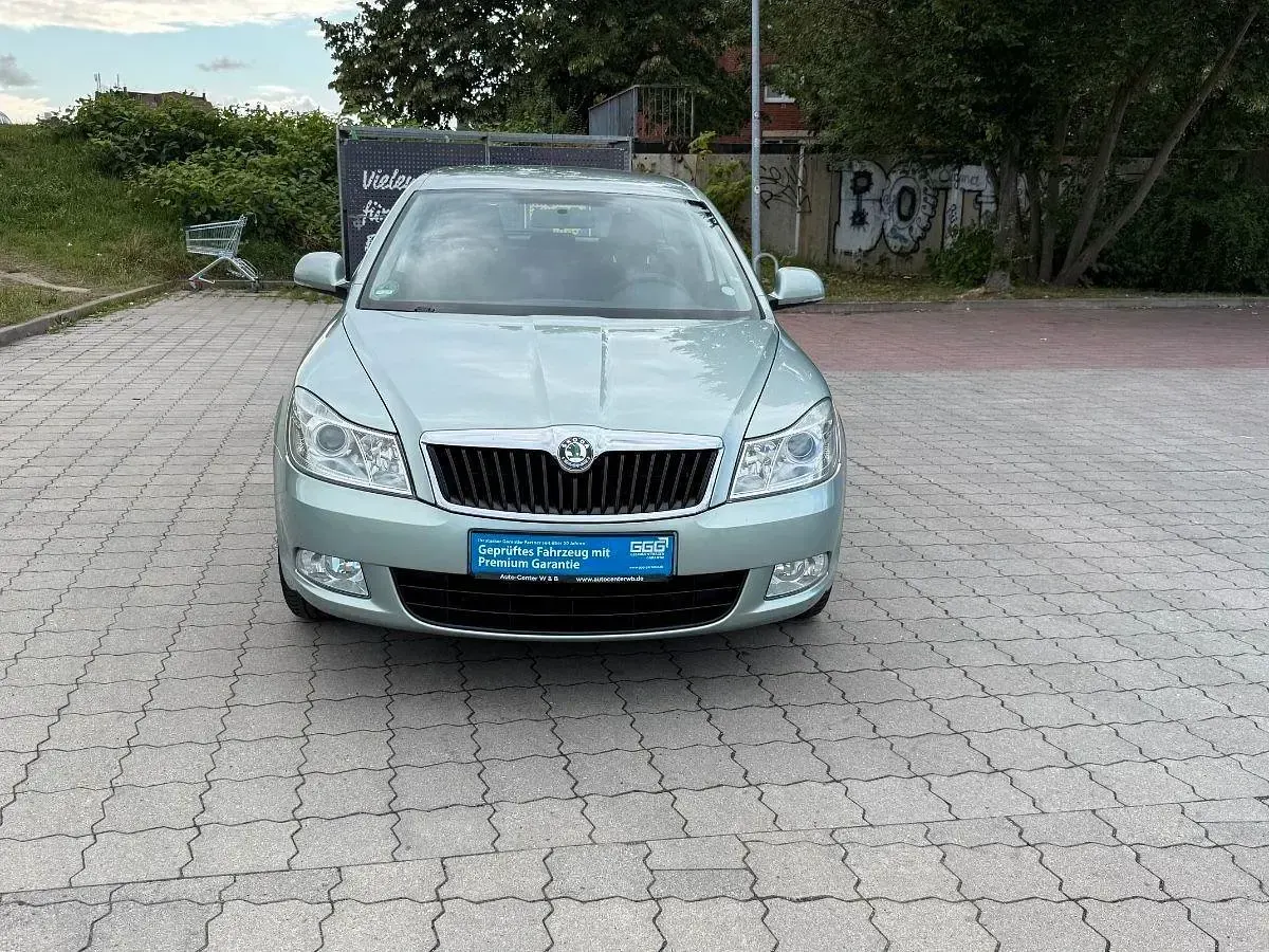 Gebraucht Skoda Octavia Ambiente 160 PS (117 kW) 2010 Grün Kombi