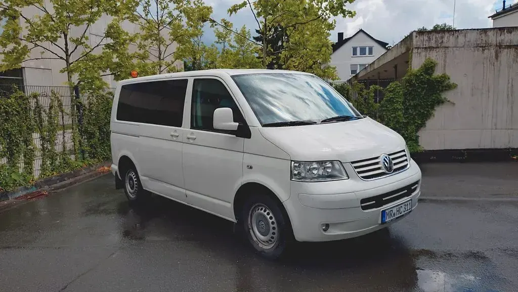 Gebraucht VW Multivan 174 PS (127 kW) 2009 Weiß Van / Kleinbus