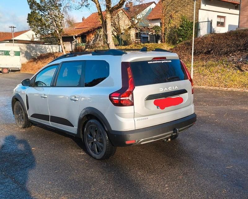 Gebraucht Dacia Jogger Extreme 110 PS (80 kW) 2023 Silber Van / Kleinbus