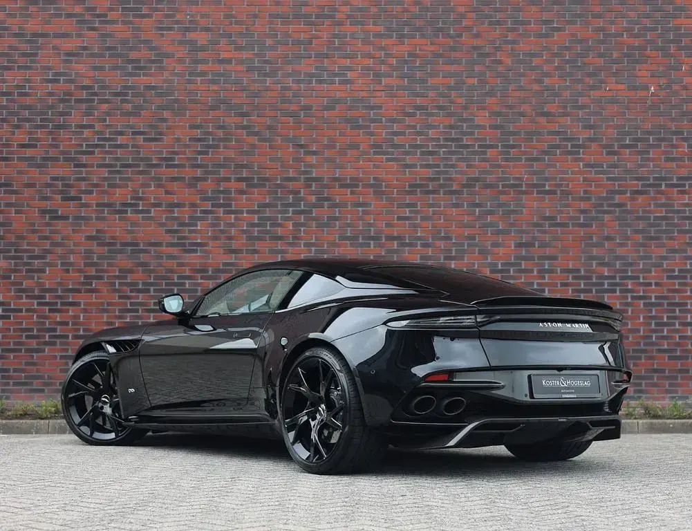 Gebraucht Aston Martin DBS 725 PS (533 kW) 2021 Schwarz