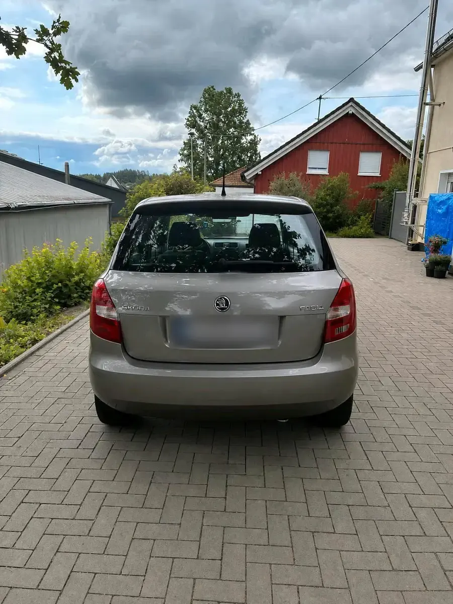 Gebraucht Skoda Fabia 70 PS (51 kW) 2014 Grau Kleinwagen