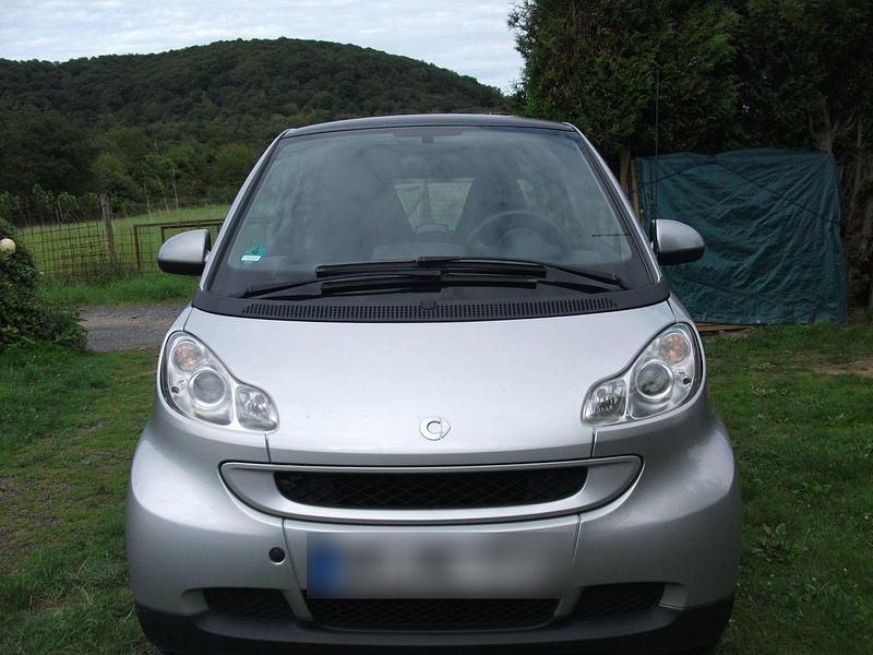 Silber Gebraucht 2009 Smart ForTwo Coupé Coupé | 2.500 € (Fairer Preis) - Bild 1/4