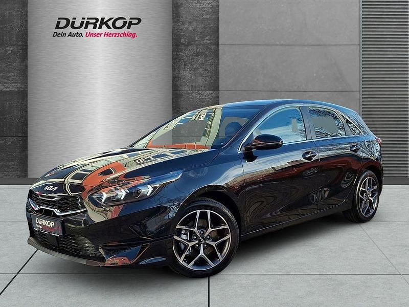 Neu Kia Ceed Spirit 140 PS (102 kW) 2025 (1k) zilinaschwarz met. Kleinwagen