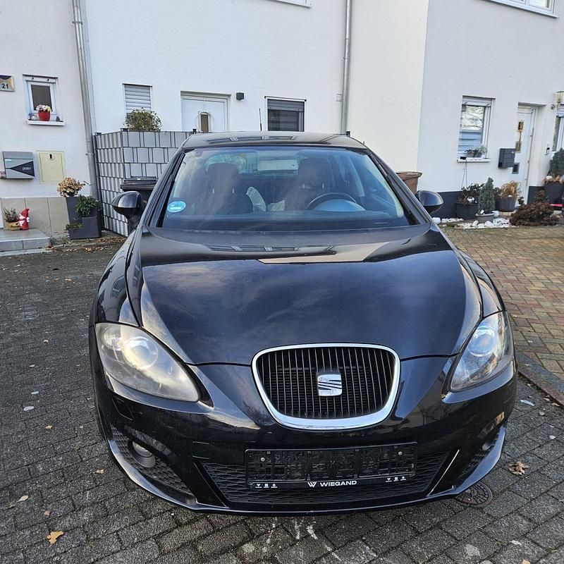 Schwarz Gebraucht 2012 Seat Leon Copa Limousine | 4.600 € (Superpreis) - Bild 1/4