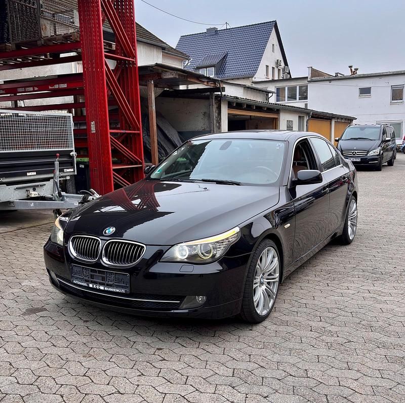 Schwarz Gebraucht 2009 BMW 525 Limousine | 8.250 € (Etwas zu teuer) - Bild 1/4