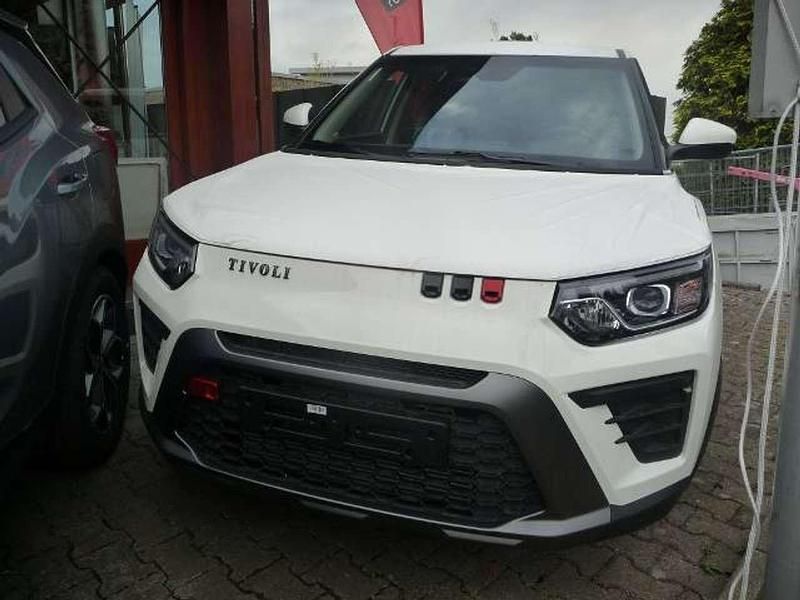 Grand white Gebraucht 2024 Ssangyong (KGM) Tivoli SUV | 23.490 € (Teuer) - Bild 1/2