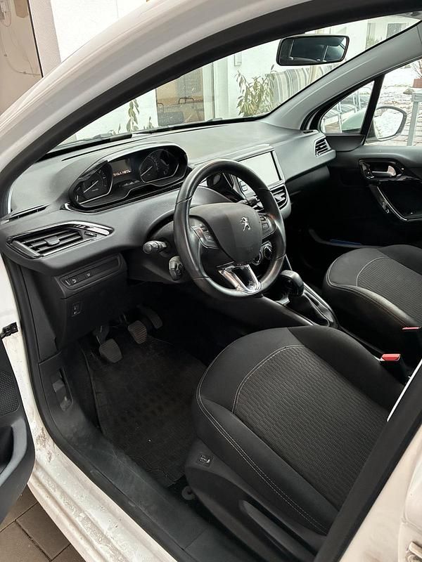 Gebraucht Peugeot 207 83 PS (61 kW) 2018 Weiß Kleinwagen
