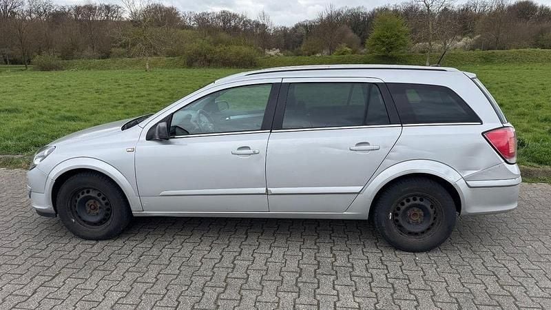 Gebraucht Opel Astra 125 PS (91 kW) 2005 Silber Limousine