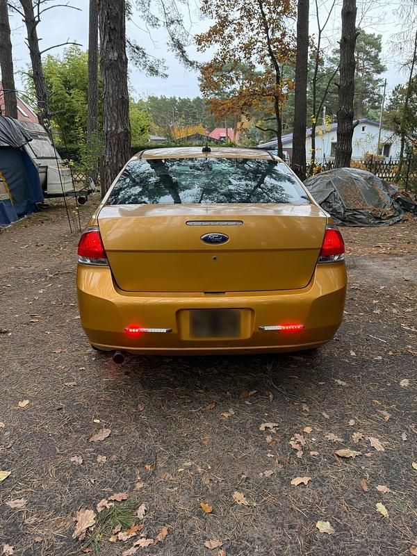 Gebraucht Ford Focus 146 PS (107 kW) 2009 Gelb Limousine