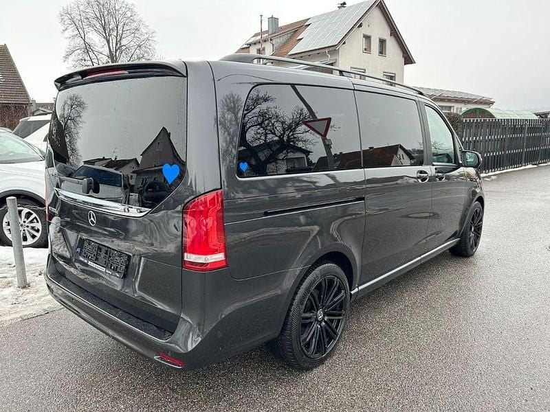 Gebraucht Mercedes V300 AMG line 237 PS (174 kW) 2023 Grau Van / Kleinbus