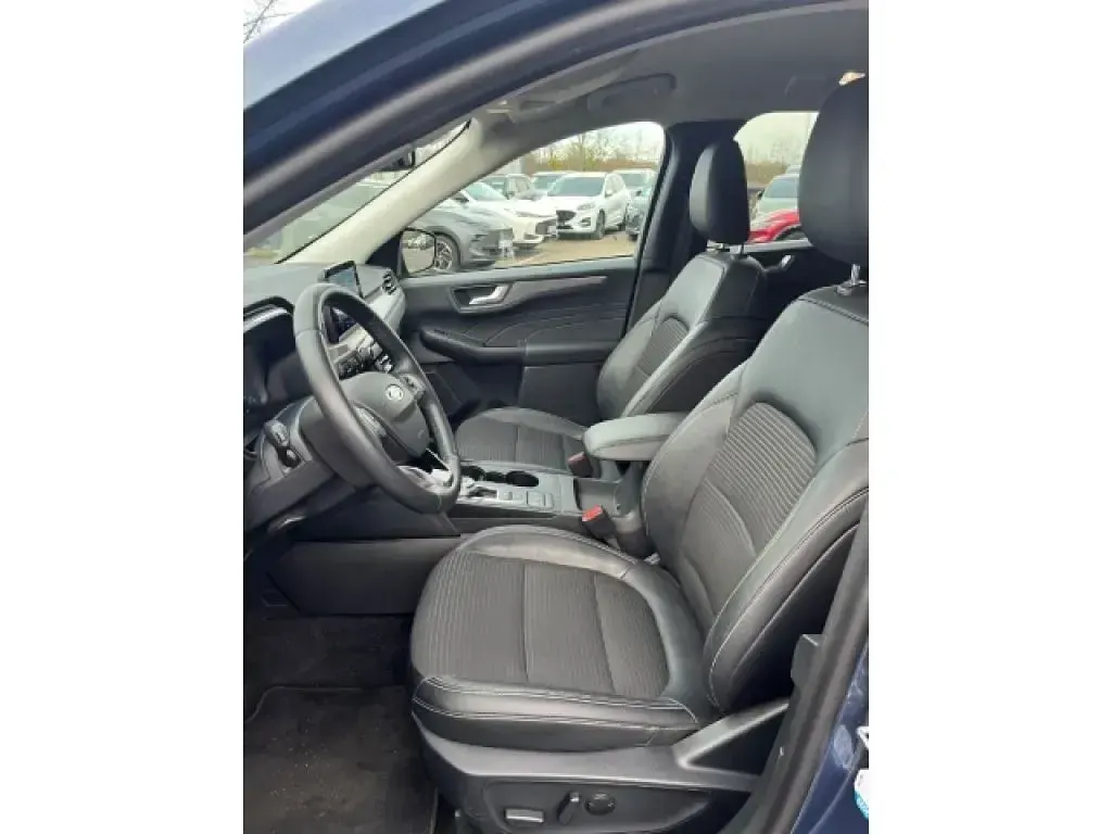 Używany Ford Kuga Titanium X 225 KM (165 kW) 2021 Niebieski SUV