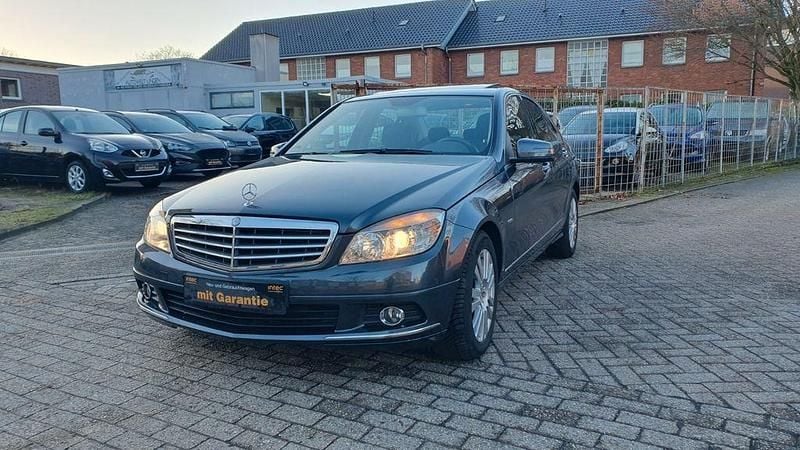 Grau Gebraucht 2009 Mercedes C220 Limousine | 5.795 € (Guter Preis) - Bild 1/4