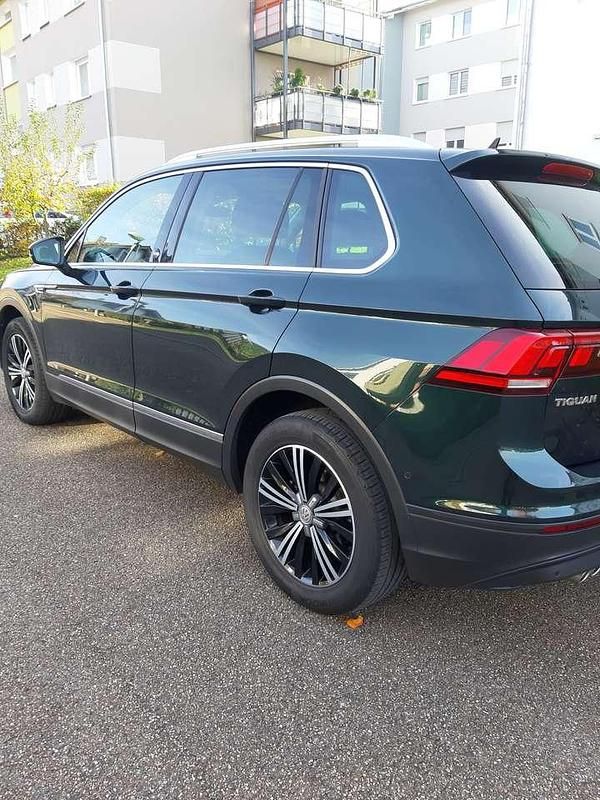Gebraucht VW Tiguan Sound 150 PS (110 kW) 2017 Grün SUV