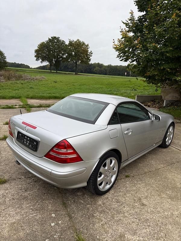 Silber Gebraucht 2003 Mercedes SLK230 Edition Cabrio | 6.900 € (Teuer) - Bild 1/4
