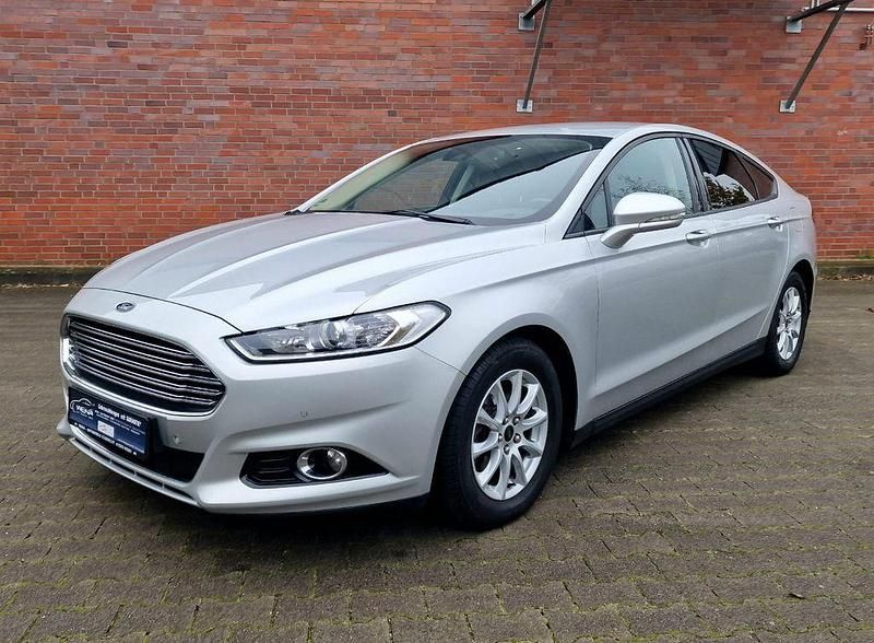 Silber Gebraucht 2017 Ford Mondeo Limousine | 9.590 € (Superpreis) - Bild 1/4
