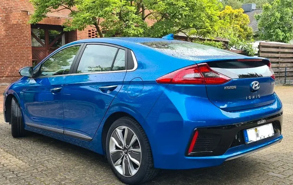 Gebraucht Hyundai Ioniq Style 141 PS (103 kW) 2017 Blau Kleinwagen