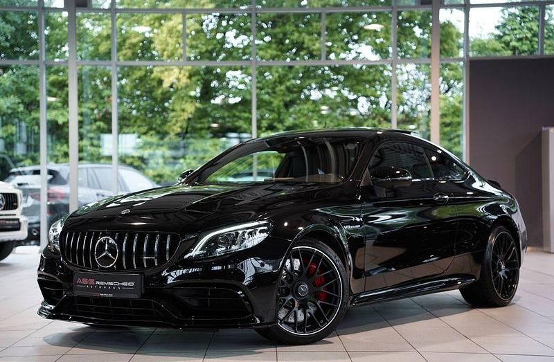Schwarz Gebraucht 2021 Mercedes C63 AMG AMG Coupé | 79.900 € - Bild 1/4