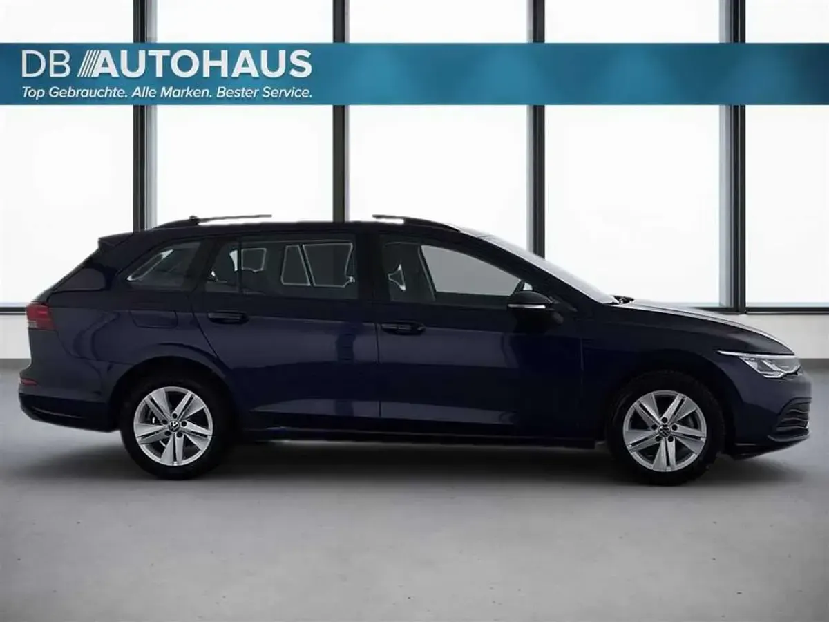 Gebraucht VW Golf VIII Life 110 PS (80 kW) 2023 Blau Kombi