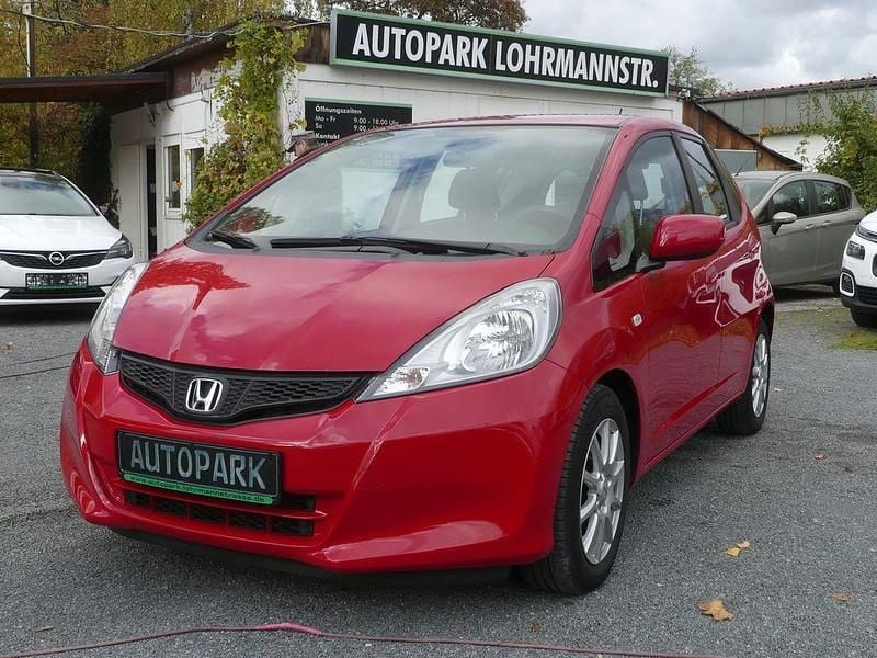 Rot Gebraucht 2014 Honda Jazz Trend Kleinwagen | 6.900 € (Fairer Preis) - Bild 1/4