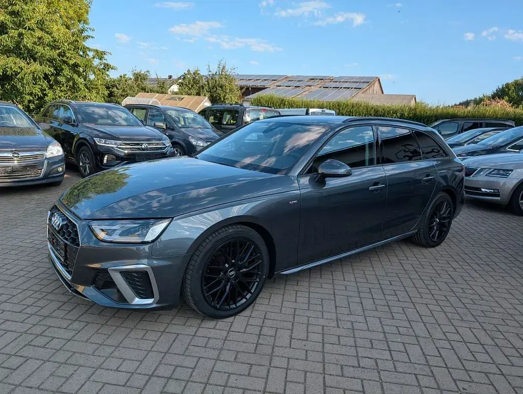 Gebraucht Audi A4 S-Line 136 PS (100 kW) 2024 Grau Kombi