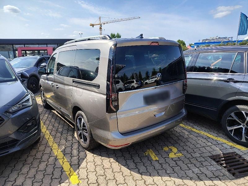 Gebraucht VW Caddy Maxi Style 122 PS (89 kW) 2023 Beige Van / Kleinbus