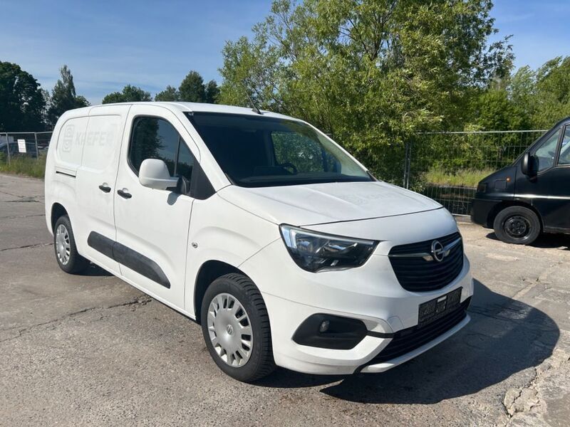 Weiß Gebraucht 2019 Opel Combo Edition Van / Kleinbus | 8.490 € - Bild 1/4