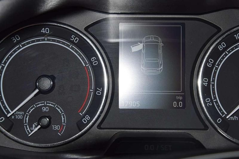 Gebraucht Skoda Scala Ambition 110 PS (80 kW) 2024 Graphitegrau metallic Kleinwagen