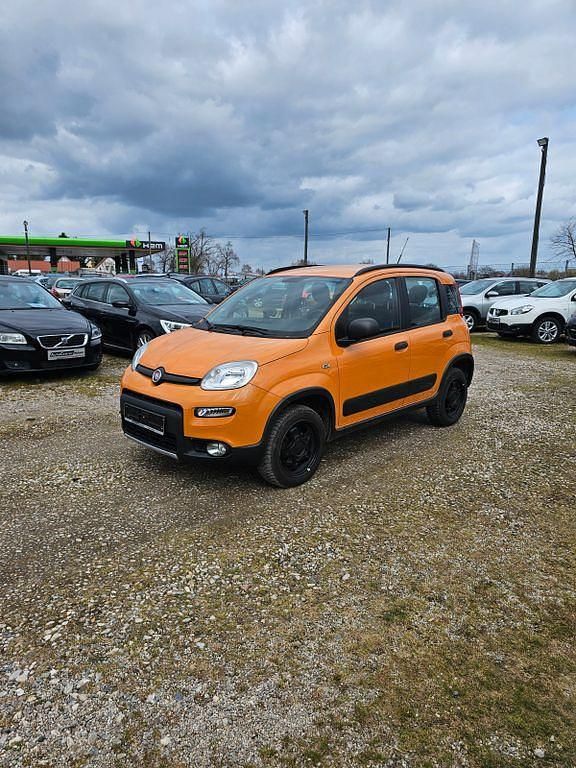 Gebraucht Fiat Panda 4x4 86 PS (63 kW) 2017 Orange Kleinwagen