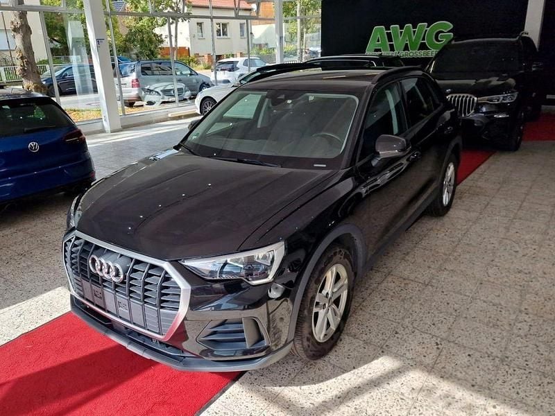 Schwarz Gebraucht 2020 Audi Q3 Ambiente SUV | 20.750 € (Guter Preis) - Bild 1/4
