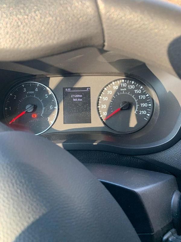 Gebraucht Renault Master 222 PS (163 kW) 2022 Rot Van / Kleinbus