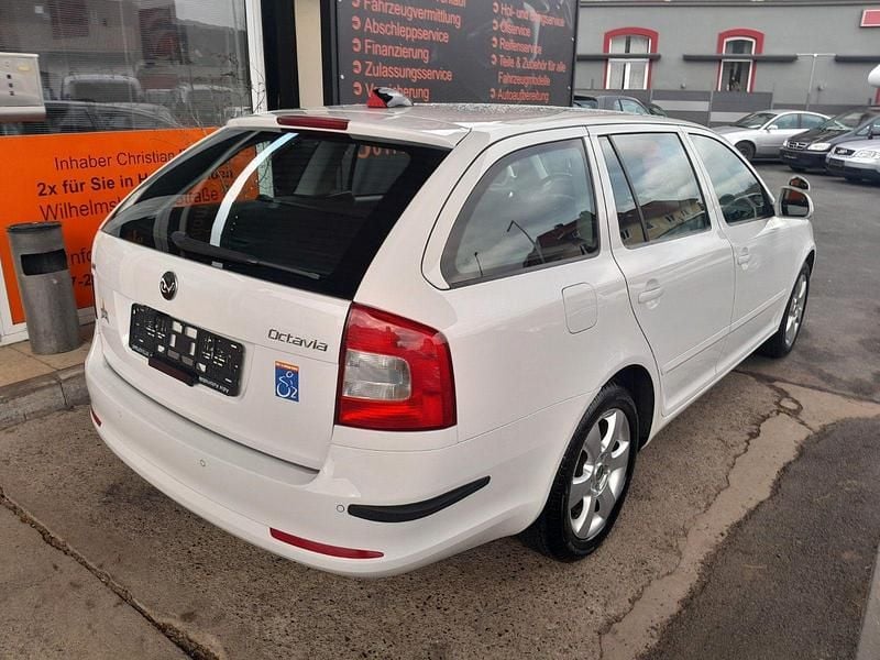 Gebraucht Skoda Octavia 102 PS (75 kW) 2009 Weiß Kombi