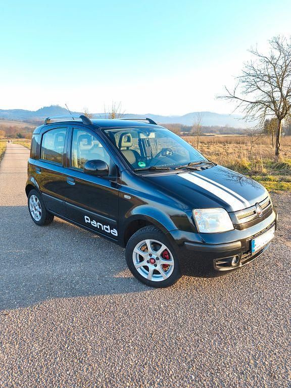 Gebraucht Fiat Panda 69 PS (50 kW) 2010 Schwarz Kleinwagen