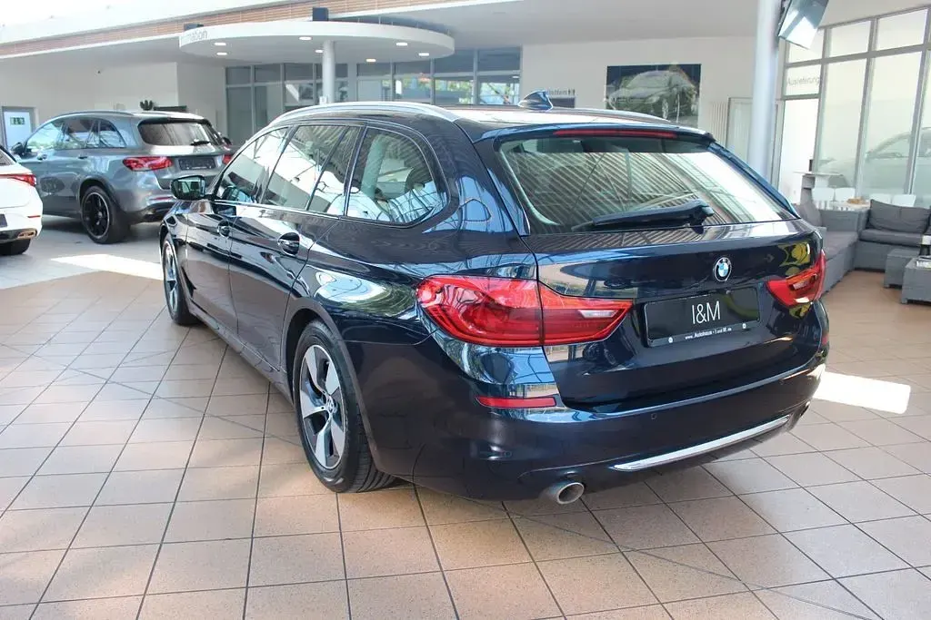 Gebraucht BMW 530 Luxury Line 252 PS (185 kW) 2019 Imperialblau Kombi