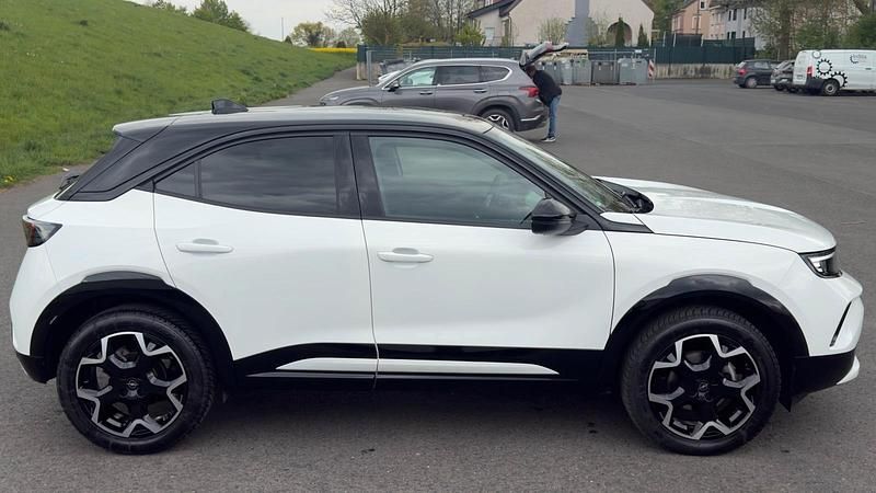 Second-hand Opel Mokka 131 CP (96 kW) 2025 Alb SUV