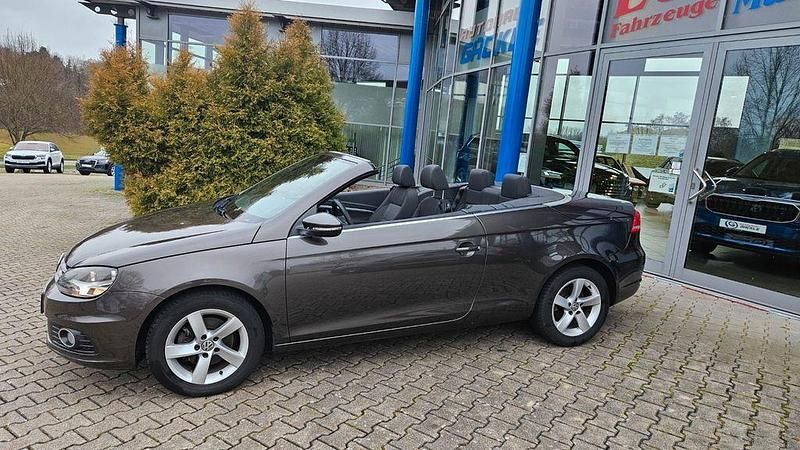 Gebraucht VW Eos 122 PS (89 kW) 2011 Braun Cabrio