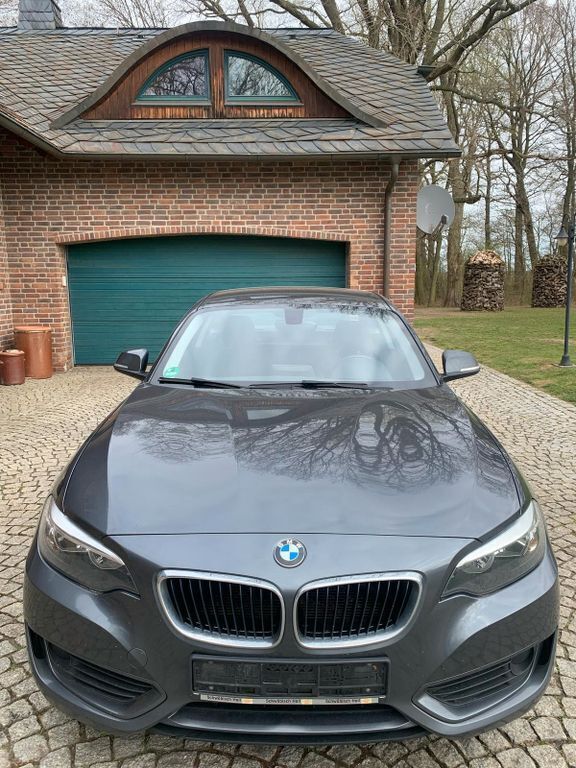 Grau Gebraucht 2016 BMW 218 Performance Coupé | 6.999 € (Fairer Preis) - Bild 1/4