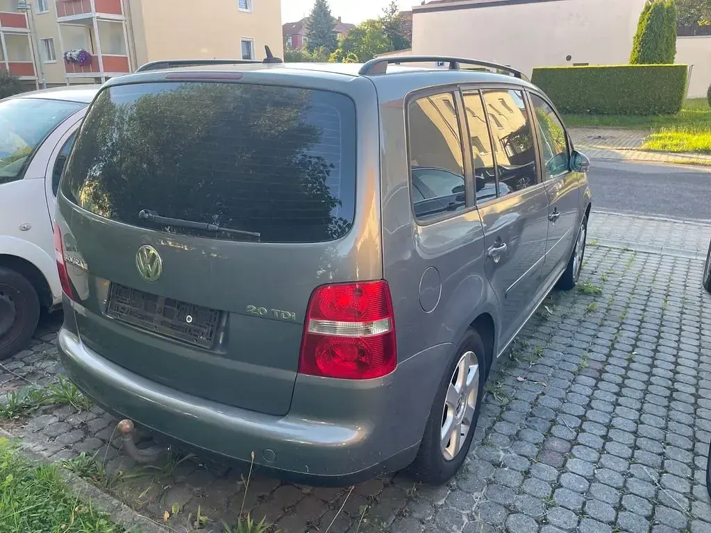Gebraucht VW Touran Trendline 140 PS (102 kW) 2006 Grau Van / Kleinbus