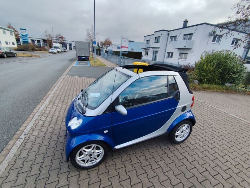 Blau Gebraucht 2001 Smart ForTwo Cabrio Cabrio | 2.450 € (Etwas zu teuer) - Bild 1/4