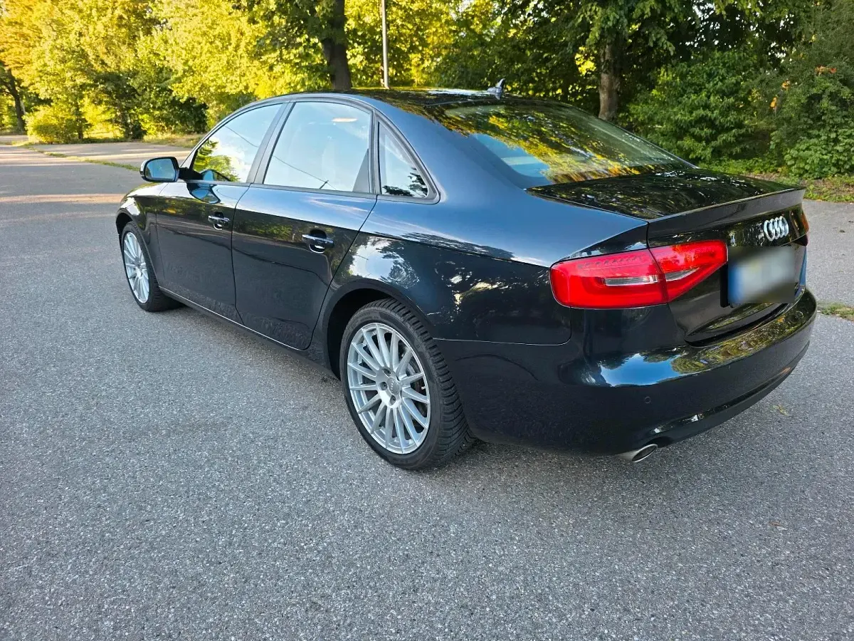Gebraucht Audi A4 245 PS (180 kW) 2012 Blau Limousine