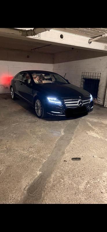 Schwarz Gebraucht 2011 Mercedes CLS350 Limousine | 18.950 € (Guter Preis) - Bild 1/4