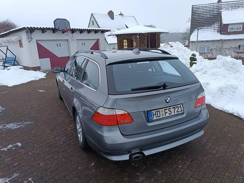 Gebraucht BMW 520 177 PS (130 kW) 2010 Grau Kombi