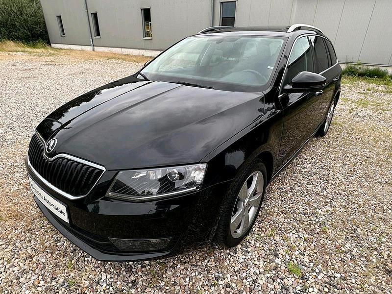 Schwarz Gebraucht 2016 Skoda Octavia Style Kombi | 7.950 € (Guter Preis) - Bild 1/4