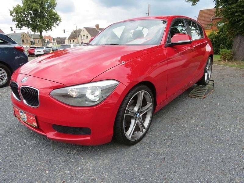Gebraucht BMW 114 102 PS (75 kW) 2015 Rot Kleinwagen