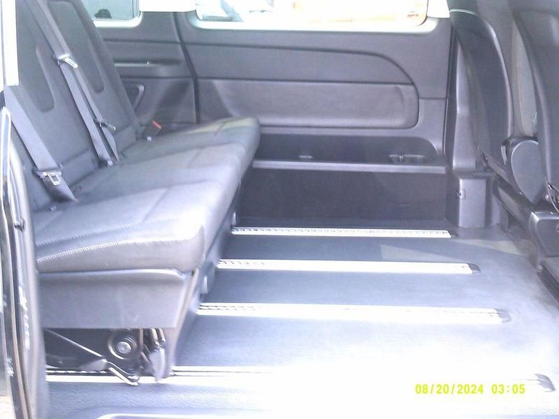 Gebraucht Mercedes V220 163 PS (119 kW) 2018 Schwarz Van / Kleinbus