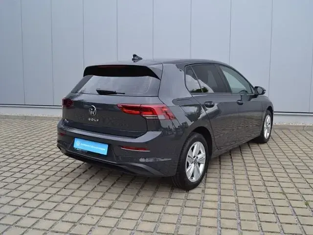Gebraucht VW Golf VIII Business 116 PS (85 kW) 2022 Grau Limousine