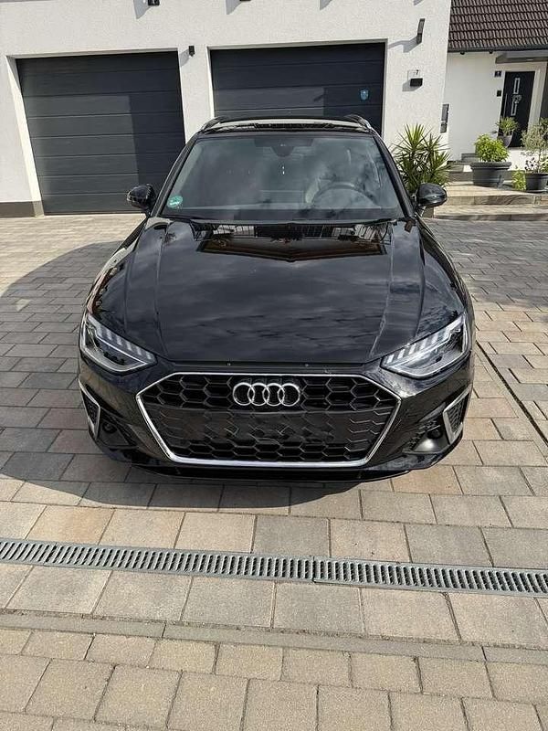 Gebraucht Audi A4 S-Line 150 PS (110 kW) 2024 Schwarz Kombi